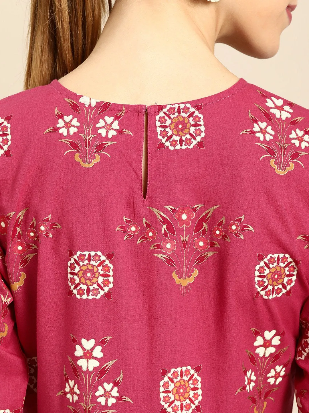 Women Magenta Floral Printed Round Neck A-Line Dress
